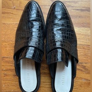 Freda Salvador pointed toe faux croc loafers size 10
